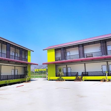 Chadaporn Mae Chaem Hotel Exterior foto